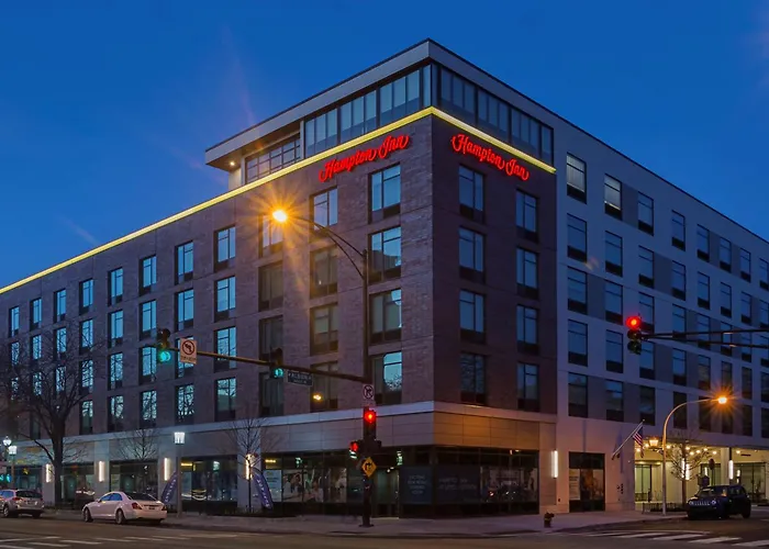 Hotels in Rogers Park, Chicago